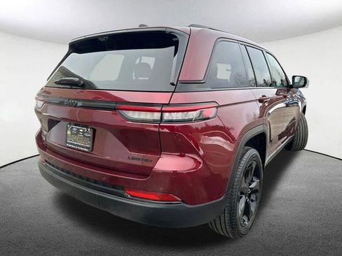 Used 2025 Jeep Grand Cherokee Limited w/ Luxury Tech Group II AWD/4WD image 13