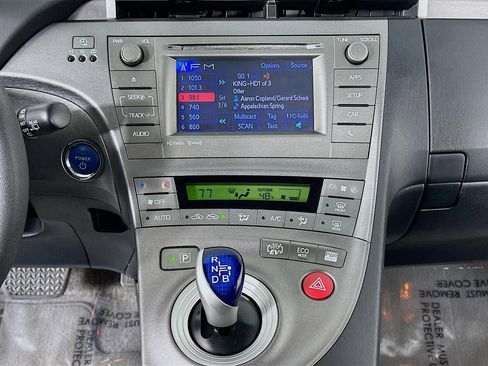 Used 2015 Toyota Prius Prime Plug-In Hybrid image 11