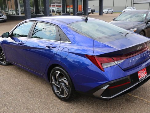 Used 2024 Hyundai Elantra Limited image 5