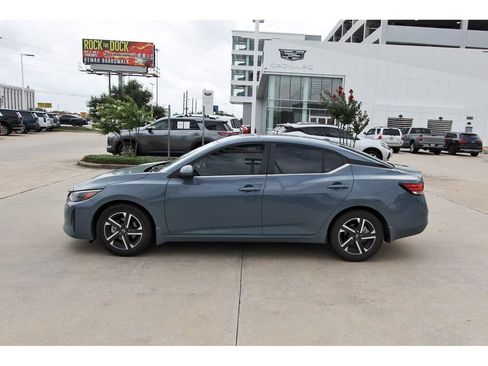 Used 2024 Nissan Sentra SV FWD image 3