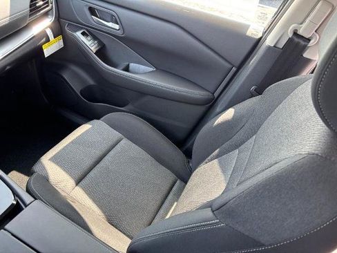 Certified 2026 Nissan Rogue SV FWD image 10
