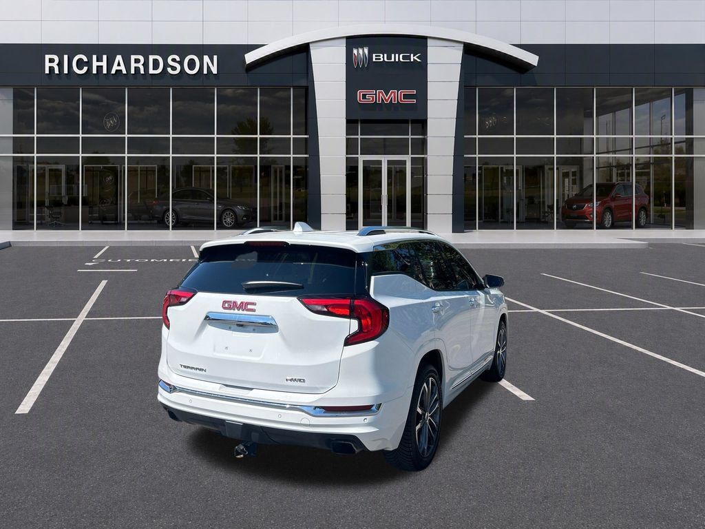 Used 2020 GMC Terrain Denali w/ Denali Premium Package AWD/4WD image 6