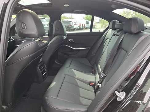 Used 2025 BMW 330i xDrive Sedan w/ M Sport Package AWD/4WD image 10