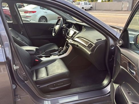 Used 2017 Honda Accord EX-L image 25