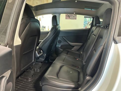 Used 2023 Tesla Model Y Long Range AWD/4WD image 35