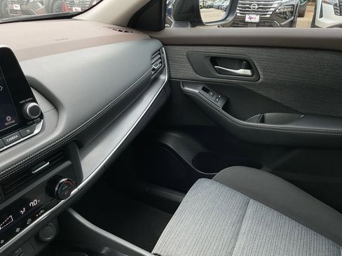 Used 2023 Nissan Rogue SV image 35