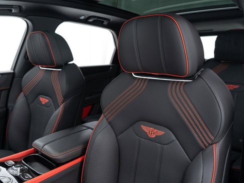 Certified 2025 Bentley Bentayga image 16