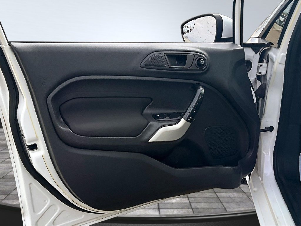 Used 2012 Ford Fiesta SE FWD image 21
