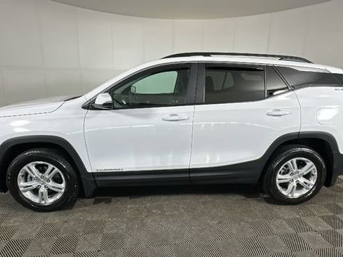 Used 2024 GMC Terrain SLE w/ Driver Convenience Package AWD/4WD image 5