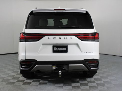 Used 2024 Lexus LX 600 4WD w/ Luxury Package image 5