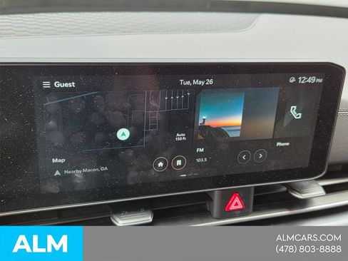 Used 2025 Kia Carnival FWD image 17