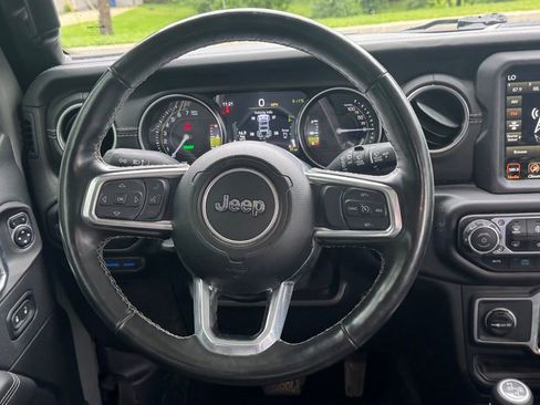 Used 2023 Jeep Wrangler Unlimited Sahara w/ Cold Weather Group AWD/4WD image 14