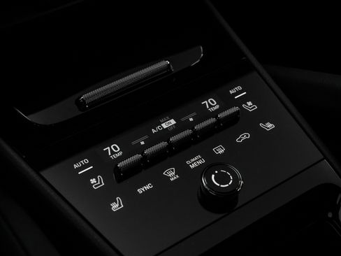 Used 2024 Porsche Cayenne Coupe image 32