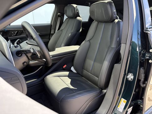 New 2026 Cadillac Lyriq V image 11