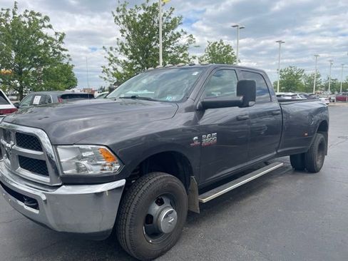 Used 2016 RAM 3500 Tradesman w/ Chrome Appearance Group AWD/4WD image 3