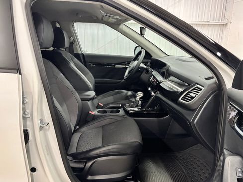 Used 2025 Kia Seltos S FWD image 21