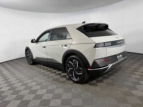 Used 2024 Hyundai Ioniq 5 SEL image 9