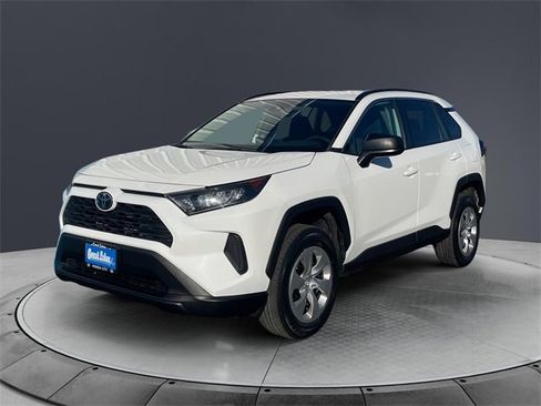 Used 2021 Toyota RAV4 LE image 7