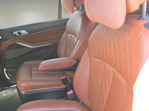 Used 2021 BMW X7 xDrive40i w/ M Sport Package image 23