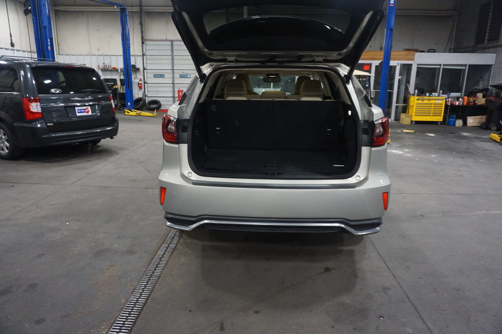 Used 2021 Lexus RX 350L FWD w/ Premium Package image 17