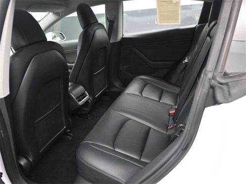 Used 2018 Tesla Model 3 Mid Range image 15