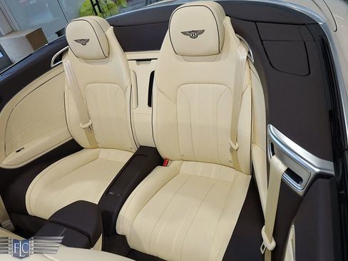 Used 2022 Bentley Continental GT AWD/4WD image 25
