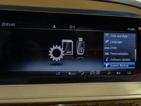 Used 2019 Mercedes-Benz S 560 4MATIC Sedan image 43