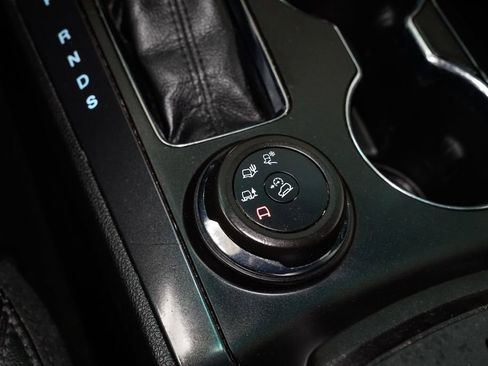 Used 2017 Ford Explorer XLT w/ Equipment Group 202A image 24