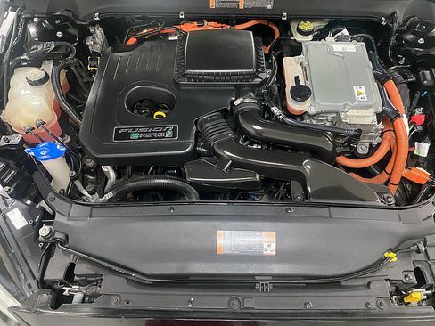 Used 2016 Ford Fusion Energi SE image 16