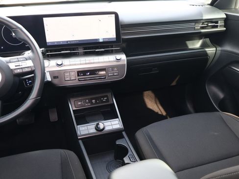 Certified 2024 Hyundai Kona SEL w/ Convenience Package image 11