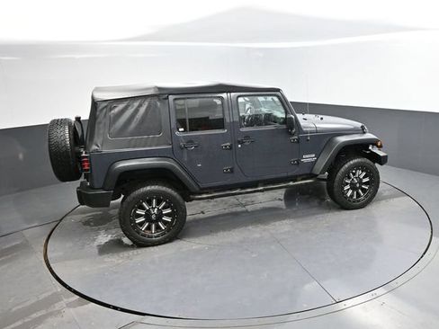 Used 2017 Jeep Wrangler Unlimited Sport w/ Connectivity Group AWD/4WD image 31