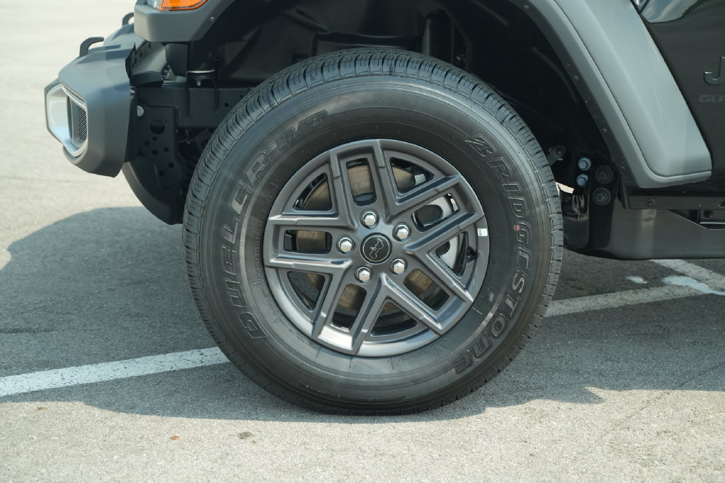 New 2026 Jeep Gladiator Sport AWD/4WD image 9