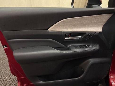 Used 2024 Toyota Grand Highlander Platinum image 10