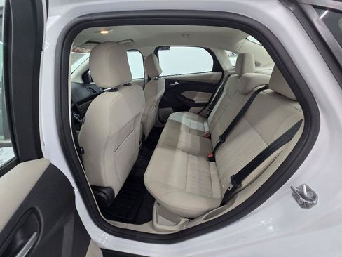 Used 2017 Ford Focus SE FWD image 12