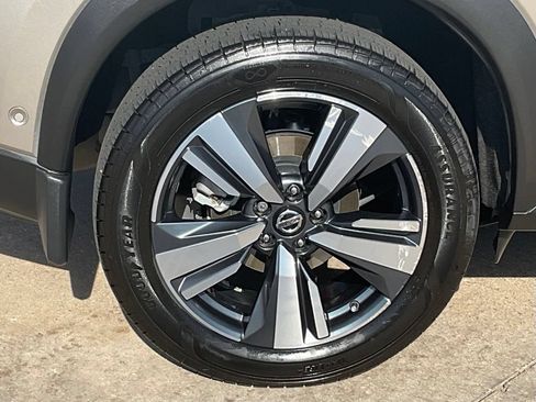 Used 2021 Nissan Rogue Platinum FWD image 7