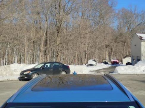 Used 2023 Volvo XC40 B5 Plus w/ Driver Assist Package image 5