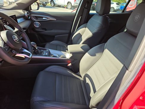 Used 2024 Alfa Romeo Tonale Veloce image 10