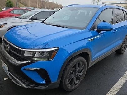 Certified 2022 Volkswagen Taos SE w/ Panoramic Sunroof Package