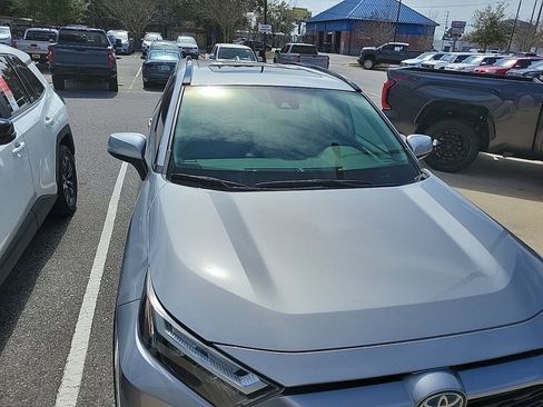 Used 2024 Toyota RAV4 XLE w/ Convenience Package image 6