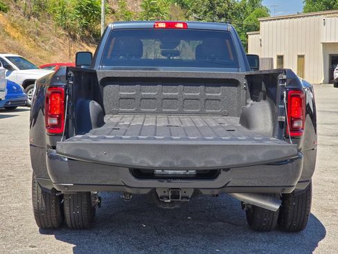 New 2026 RAM 3500 Big Horn AWD/4WD image 14