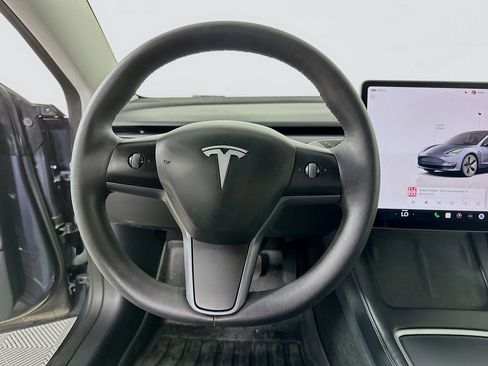 Used 2023 Tesla Model 3 Standard Range RWD image 17