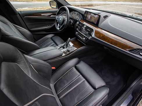 Used 2018 BMW 530i xDrive image 20