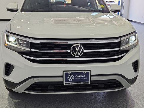 Certified 2023 Volkswagen Atlas Cross Sport SE w/ Black Wheel Package AWD/4WD image 10