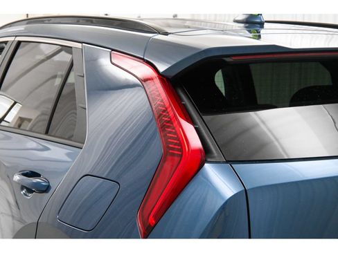 New 2026 Kia Niro EX FWD image 10