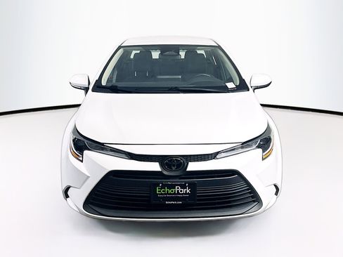 Used 2024 Toyota Corolla LE image 2