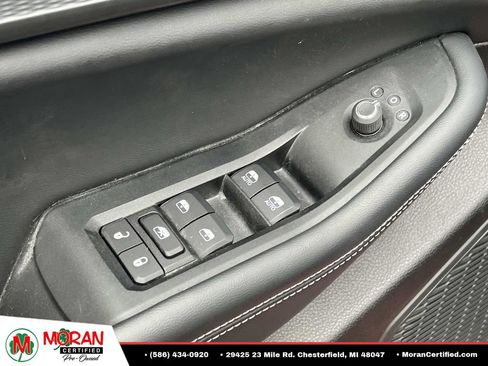 Used 2024 Jeep Grand Cherokee Altitude AWD/4WD image 16