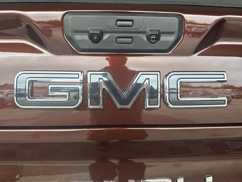 Certified 2024 GMC Sierra 2500 Denali Ultimate image 43