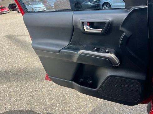 Used 2016 Toyota Tacoma TRD Sport w/ Towing Package RWD image 13