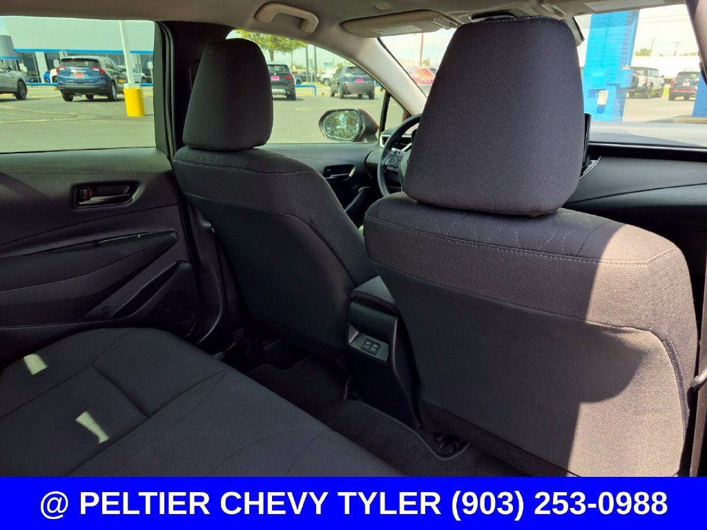 Used 2025 Toyota Corolla LE FWD image 14