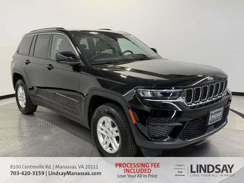 Used 2023 Jeep Grand Cherokee Laredo w/ Luxury Tech Group I AWD/4WD image 1